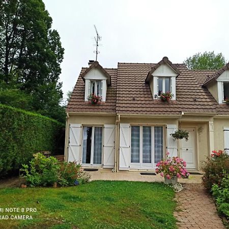 Chambre D Hote A 20 Min De Versailles Le Mesnil-Saint-Denis Eksteriør billede