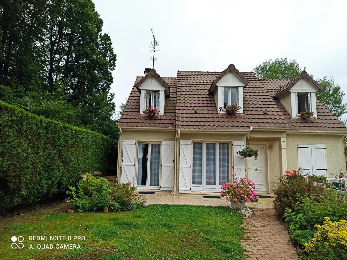 Chambre D Hote A 20 Min De Versailles Le Mesnil-Saint-Denis Eksteriør billede