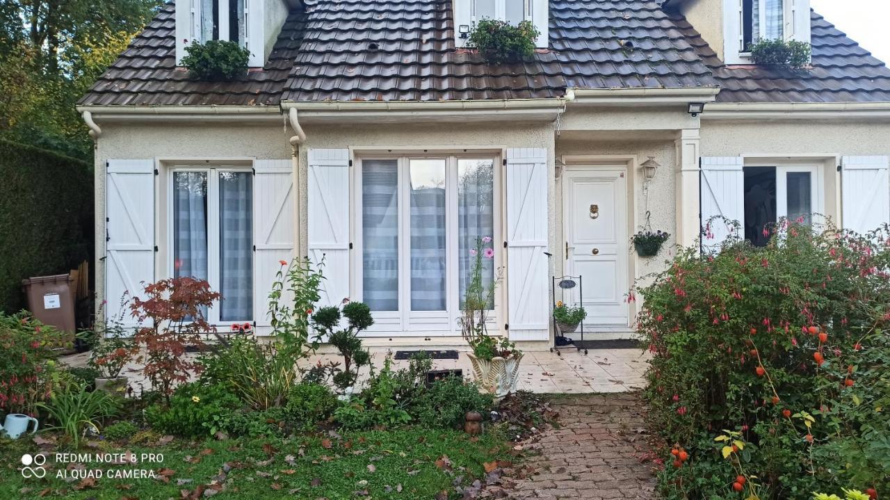 Chambre D Hote A 20 Min De Versailles Le Mesnil-Saint-Denis Eksteriør billede